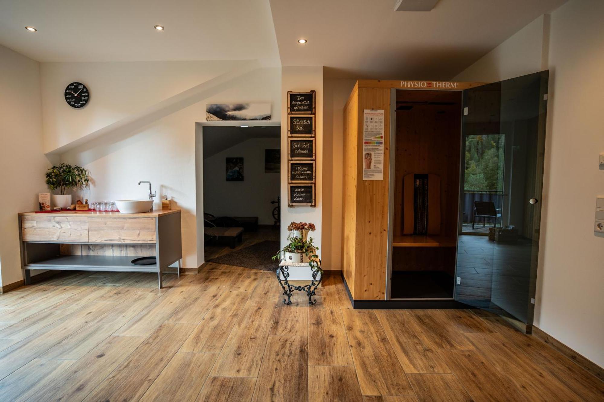 Hotel Garni Isarlodge Wiesenhof Scharnitz Esterno foto