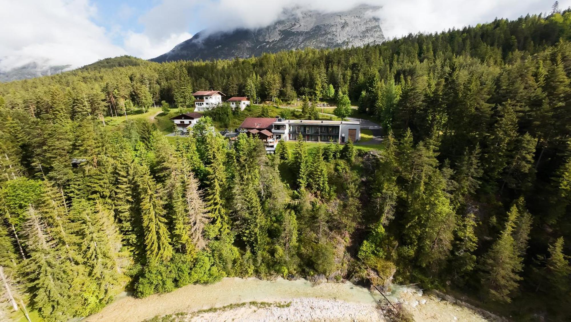 Hotel Garni Isarlodge Wiesenhof Scharnitz Esterno foto